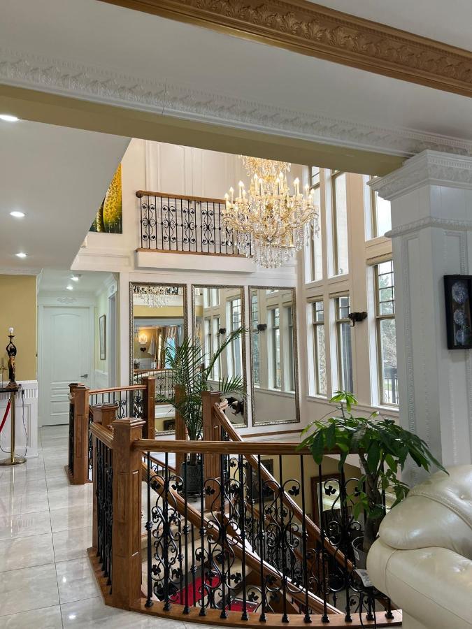 Hotel Empire Palace Surrey Zewnętrze zdjęcie